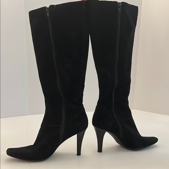 Marc Fisher Elegant Suede Black Knee-High Boots Size 8 - Picture 3 of 6